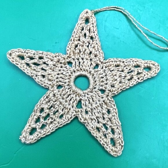 Lot of 6 VTG Handmade Crochet Snowflake Ornaments 1980s Metallic Holiday Décor - Picture 5 of 8